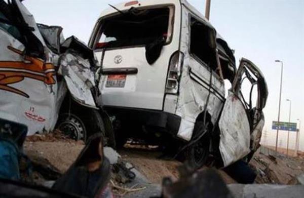 إصابة 8 أشخاص بحادث تصادم ميكروباص وربع نقل بالطريق الزراعى فى أسوان