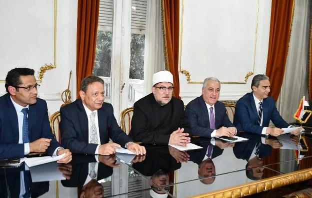 وزير الأوقاف يؤكد أهمية احترام مشاعر أهل المتوفى وحرية الإعلام في آن واحد