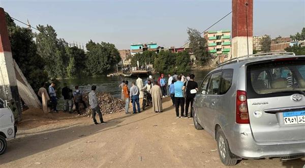 انتشال 10 فتيات من ضحايا غرق ميكروباص معدية منشأة القناطر