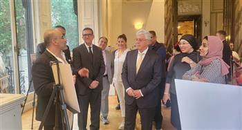 وزير التعليم العالي يفتتح معرضا للفنان عمرو فهمي في لندن