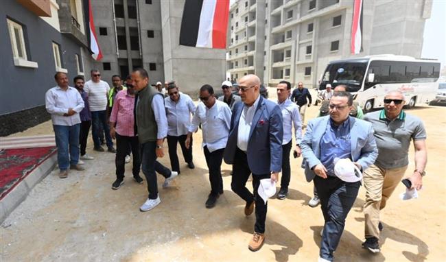 وزير الإسكان يتفقد وحدات "سكن لكل المصريين"ببنى سويف الجديدة.. صور