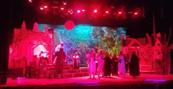   بالصور| فرقة أسوان المسرحية تتألق فى مسرحية " آة يا ليل يا قمر " على مسرح قصر ثقافة قنا
