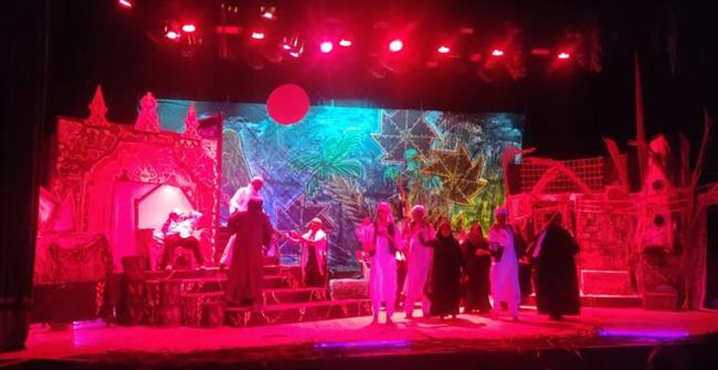 بالصور| فرقة أسوان المسرحية تتألق فى مسرحية " آة يا ليل يا قمر " على مسرح قصر ثقافة قنا