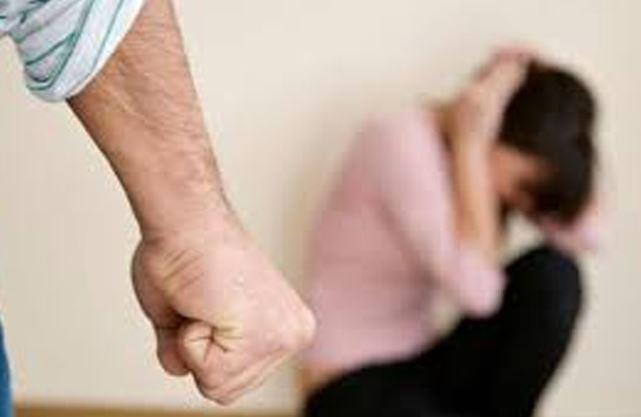 عامل يتعدى على زوجته بالضرب حتى الموت في القليوبية