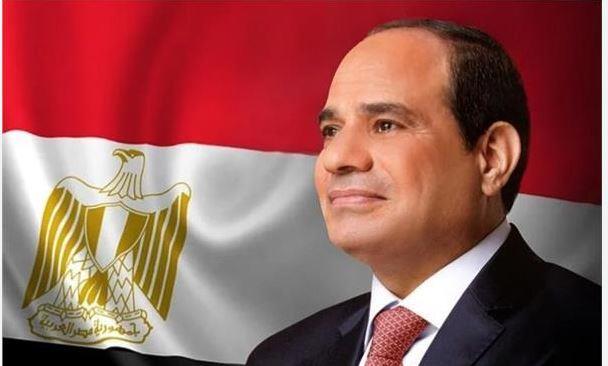 الأمهات المثاليات يتسلمن وسام الكمال من الطبقة الثانية.. ويشكرن السيسي