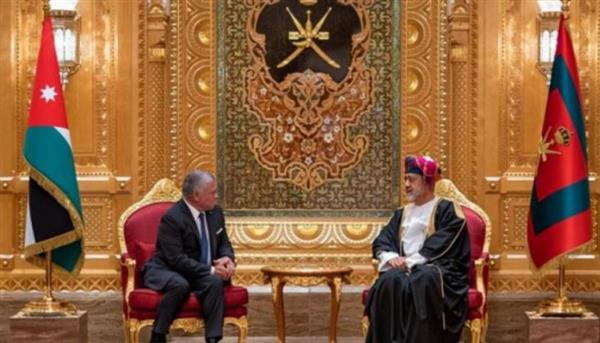 العاهل الأردني و سلطان عمان يؤكدان ضرورة التوصل لوقف إطلاق النار في غزة