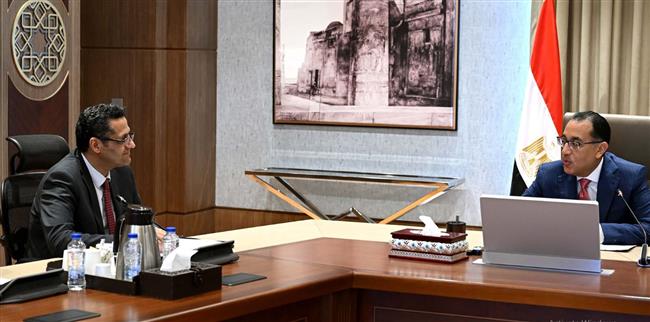 دعم أى أفكار تنمي موارد النقابة.. تفاصيل اجتماع رئيس الوزراء مع نقيب الصحفيين