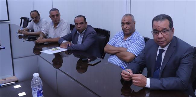 اجتماع لجنة" المكافحة البيولوجية "بجامعة جنوب الوادي