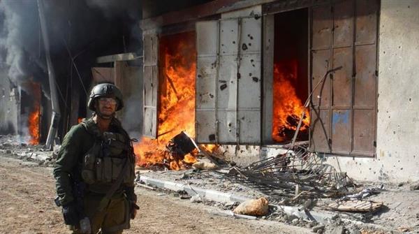 جيش الاحتلال يحقق مع جنود صوروا أنفسهم وهم يحرقون القرآن في غزة