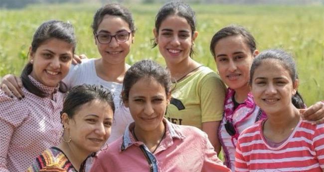 "قومي المرأة" يهنئ أسرة فيلم "رفعت عيني للسما" لفوزه في مهرجان "كان"