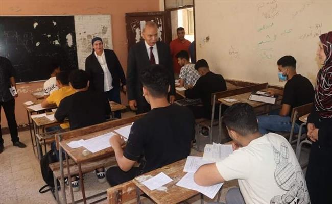 محافظ القليوبية يتفقد لجان امتحانات الدبلومات الفنية