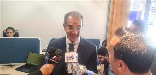 وزير الاتصالات يتفقد مركز إبداع مصر الرقمية في جامعة قناة السويس