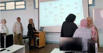 برنامج "الحاسبات والذكاء الاصطناعي "بجامعة جنوب الوادي الاهلية يناقش مشاريع تكنولوجيا الويب للطلاب 