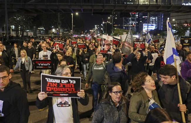 مواجهات بين شرطة الاحتلال ومتظاهرين طالبوا بإقالة الحكومة في تل أبيب