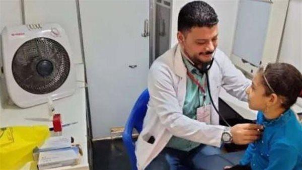 ضمن مبادرة حياة كريمة.. توقيع الكشف الطبي على 1690 حالة خلال قافلة طبية في المنيا 
