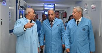   وزير قطاع الأعمال يتفقد شركة القاهرة للأدوية 