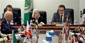 وزير الصحة يؤكد أهمية تعزيز التعاون بين الدول العربية 