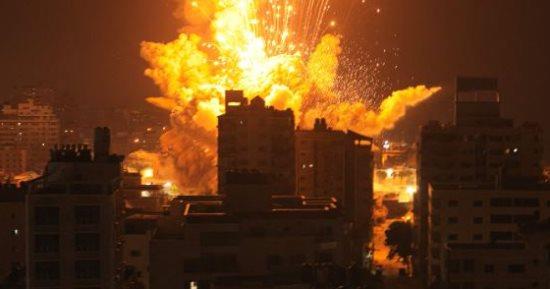 15 انفجارًا.. قصف تل أبيب بصواريخ لأول مرة منذ 4 أشهر