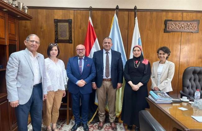 قنصل إيطاليا في زيارة لآداب الإسكندرية لعودة تدريس اللغة الإيطالية
