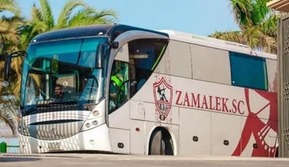 الدوري المصري .. حافلة الزمالك تصل برج العرب استعدادًا لـ الاتحاد السكندري