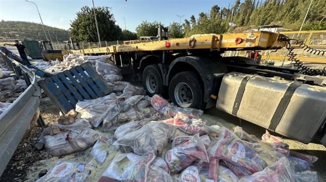 "واشنطن بوست": المستوطنون يواصلون تخريب شاحنات المساعدات لـ غزة دون عقاب