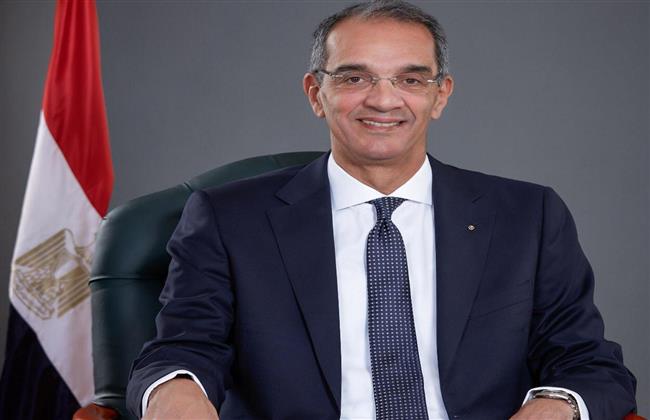 وزير الاتصالات يغادر إلى سنغافورة للمشاركة في فعاليات "أسيا تك"