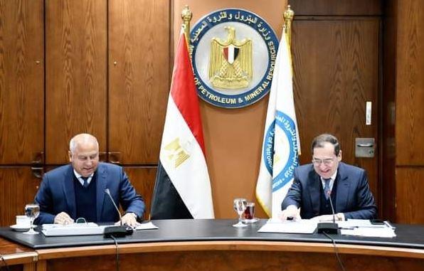 وزيرا النقل والبترول يعقدان اجتماعا موسعا 
