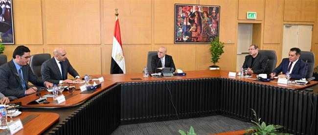 تفاصيل اجتماع اللجنة المختصة بوضع خطة عاجلة للتنمية السياحية بحضور وزير الإسكان  