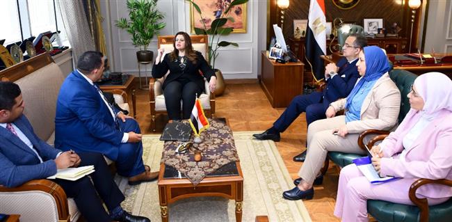 وزيرة الهجرة تستقبل أحد أبناء الجالية المصرية في كندا