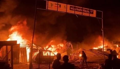 حريق في مخازن المساعدات بـ رفح الفلسطينية بسبب القصف الإسرائيلي