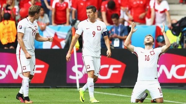 يورو 2024.. ليفاندوفسكي يقود قائمة بولندا المشاركة في الأمم الأوروبية