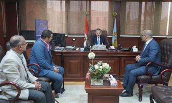 محافظ الغربية يجتمع مع لجنة اشراف مركز خدمات مصر