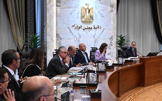 رئيس الوزراء يترأس اجتماع المجلس الأعلى لصناعة السيارات