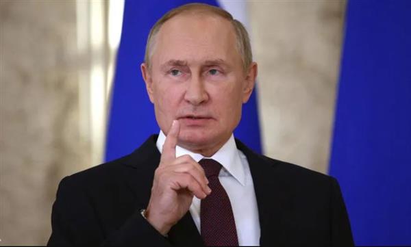 بوتين : يتعين على المسئولين الروس أن يدركوا المرحلة التاريخية التي تمر بها روسيا