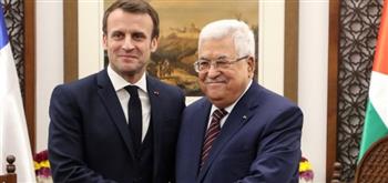   ماكرون يدعو محمود عباس لإصلاح السلطة تحضيرًا للاعتراف بدولة فلسطين