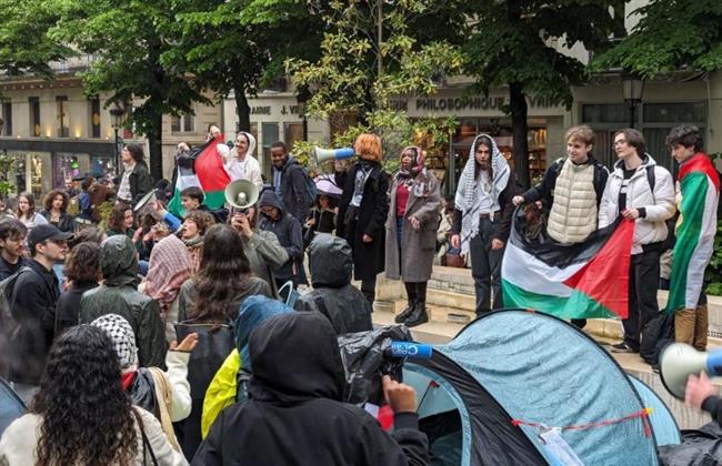 وقفة تضامنية مع فلسطين في محيط جامعة السوربون في فرنسا