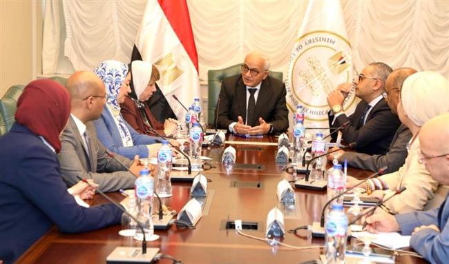 وزير التعليم يستعرض جهود تنفيذ مبادرة التربية الإيجابية 
