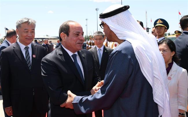 لقاء أخوي بين الرئيس السيسي وبن زايد على هامش منتدى التعاون العربي الصيني 