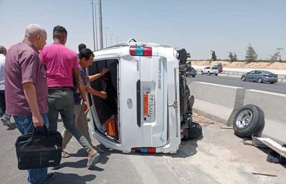 إصابة 5 اشخاص فى حادث انقلاب ميكروباص على الطريق الإقليمى
