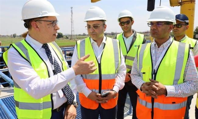نائبا وزير الإسكان يتابعان موقف خدمات المياه بمحافظة الغربية