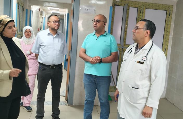وكيل "صحة قنا" يتابع رفع درجة الإستعداد بالمستشفيات بمناسبة عيد القيامة المجيد
