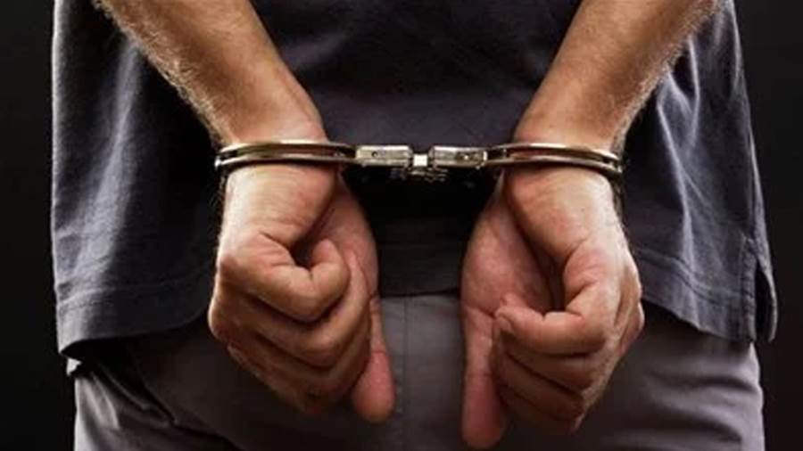 ضبط شخص لإدارته كيان تعليمي وهمي للنصب على المواطنين