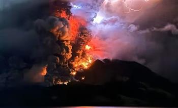 إندونيسيا تعتزم إعادة توطين 10 آلاف شخص بشكل دائم بعد ثوران بركان روانج