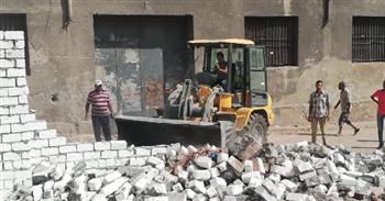   محافظ الإسكندرية يوجه بالتصدي للتعديات على الأراضي الزراعية وإزالة البناء المخالف