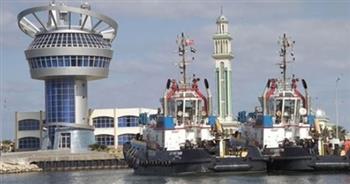  ميناء دمياط يتداول 40 سفينة للحاويات والبضائع العامة