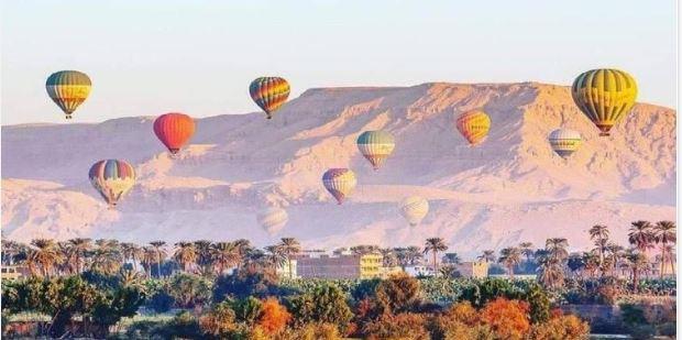 تحليق 69 رحلة بالون طائر في سماء الأقصر وعلى متنها 1550 سائحا
