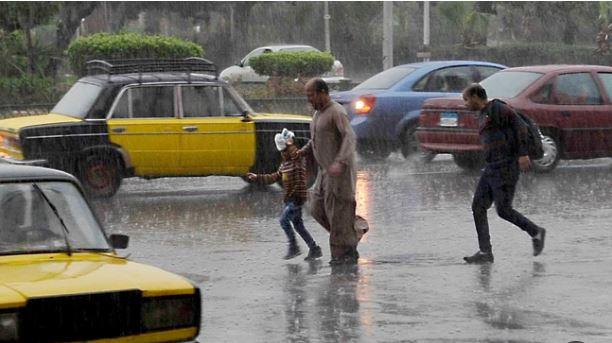 أمطار على الإسكندرية مع استمرار حركة الملاحة بالميناء
