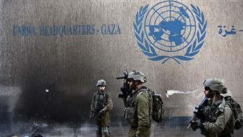   الجيش الإسرائيلي و"الشاباك" يقصفان مجمعًا لـ"الأونروا" بزعم استخدام حماس له