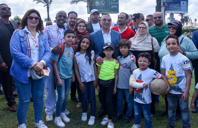 احتفالات أعياد الربيع.. محافظ الإسكندرية يفتتح معرض الزهور والزينة