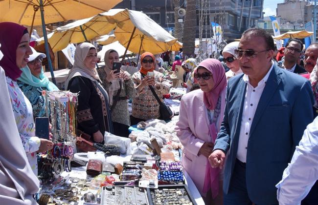 محافظ الإسكندرية يتفقد معرض الأسر المنتجة بـ شاطئ ستانلي
